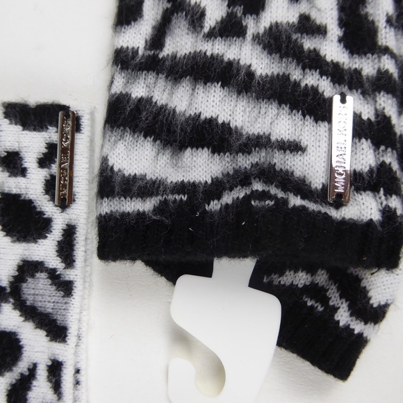 Michael Kors Leopard Headband Fingerless Glove Set - Picture 9 of 9